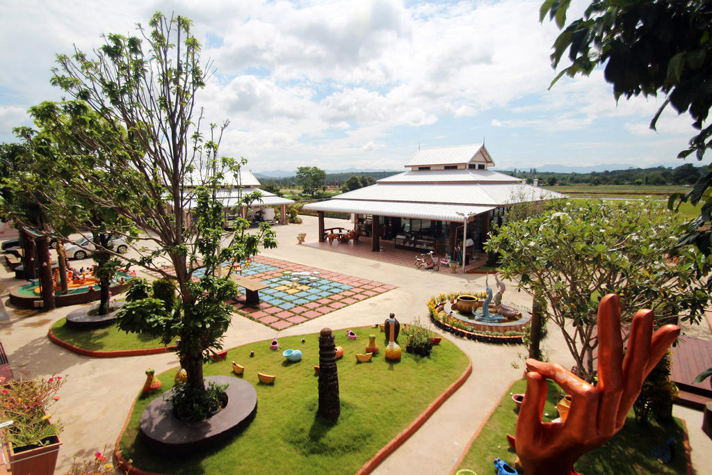 Montharntham Resort Ruknailuang Ban Mae Khachan Экстерьер фото